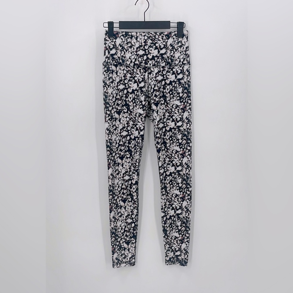 BALANCE Collection Leggings